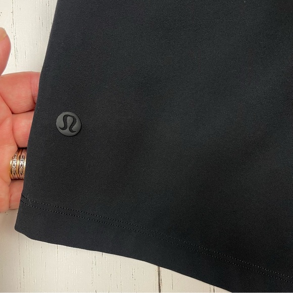 Lululemon‎ On The Fly Short *Woven, *2.5” - Picture 8 of 10